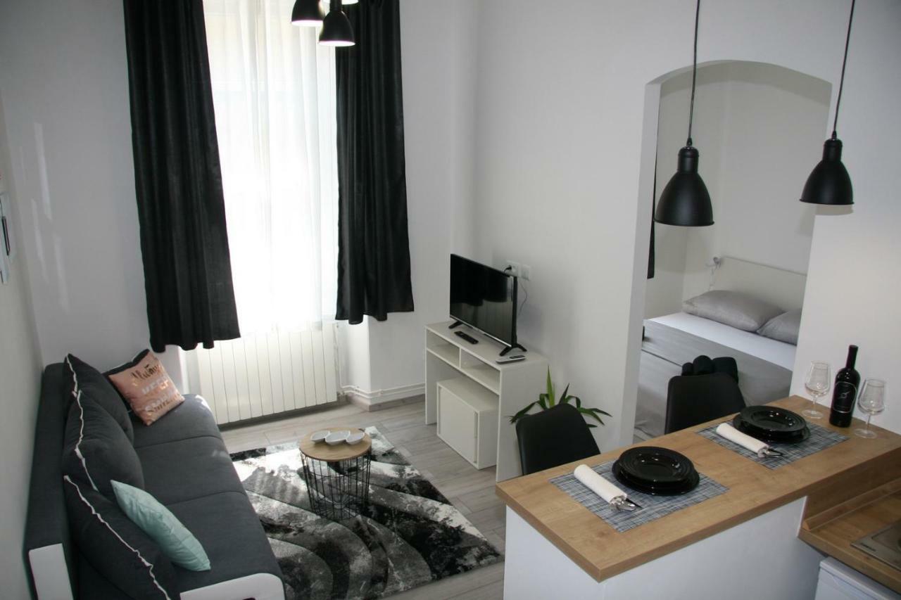 Stylish Apartment In City Center Pula Ngoại thất bức ảnh