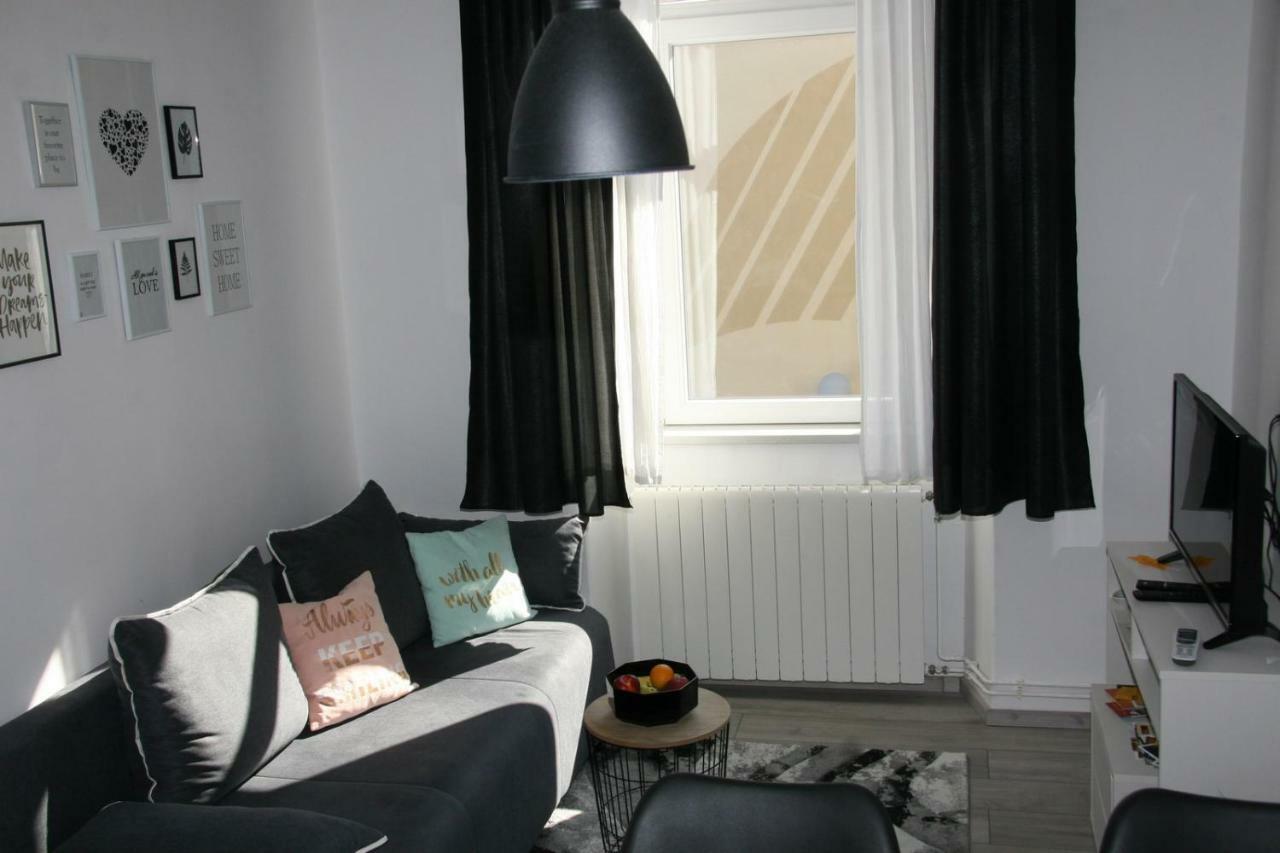 Stylish Apartment In City Center Pula Ngoại thất bức ảnh