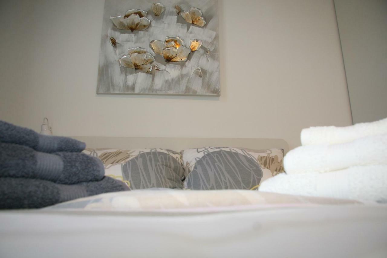 Stylish Apartment In City Center Pula Ngoại thất bức ảnh