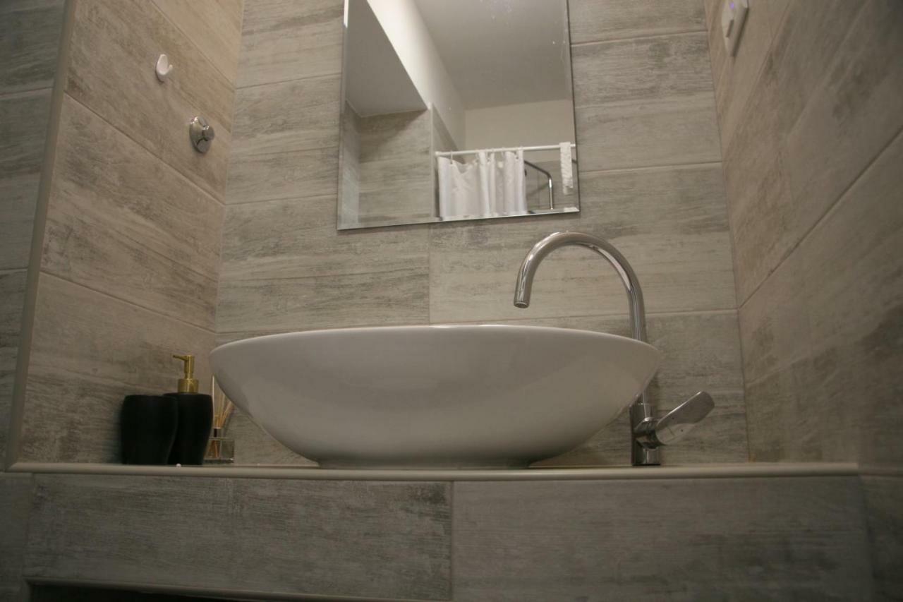 Stylish Apartment In City Center Pula Ngoại thất bức ảnh
